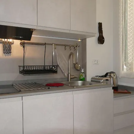 Apartamento Fiori E Canzoni By Interhome